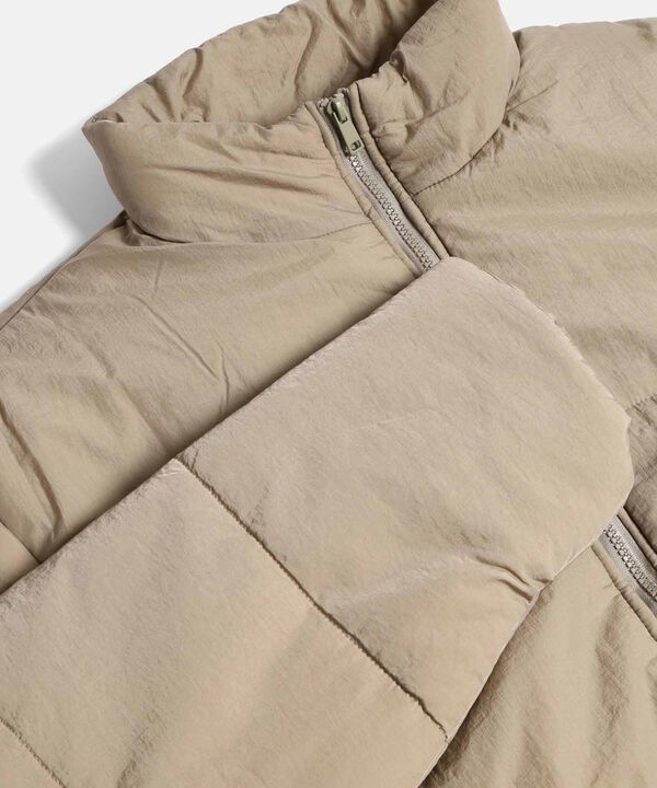 Chaqueta Acolchada Cuello Alto, Mocca image number null