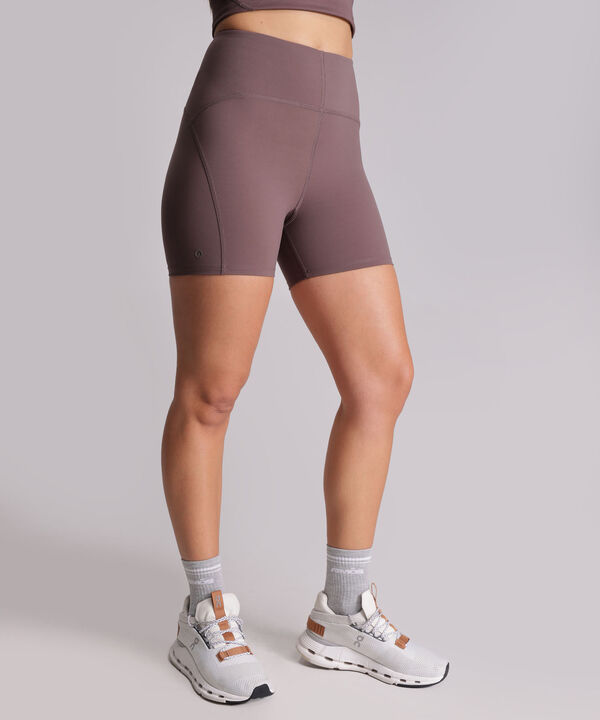 Short Para Mujer Cafe image number null