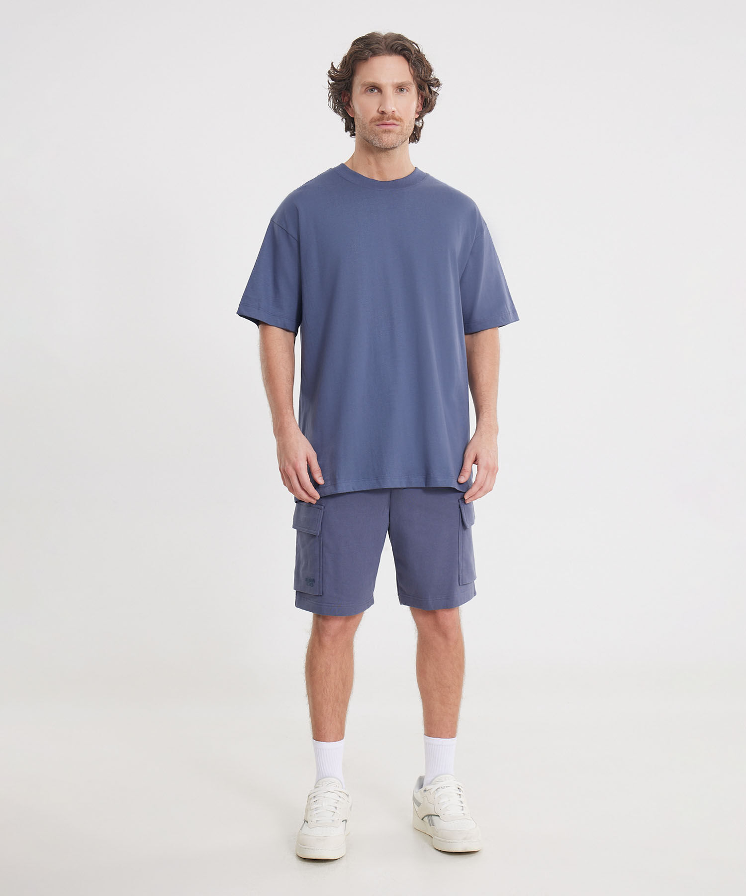Set Casual Blanco con Camiseta Oversize y Short Cargo, 