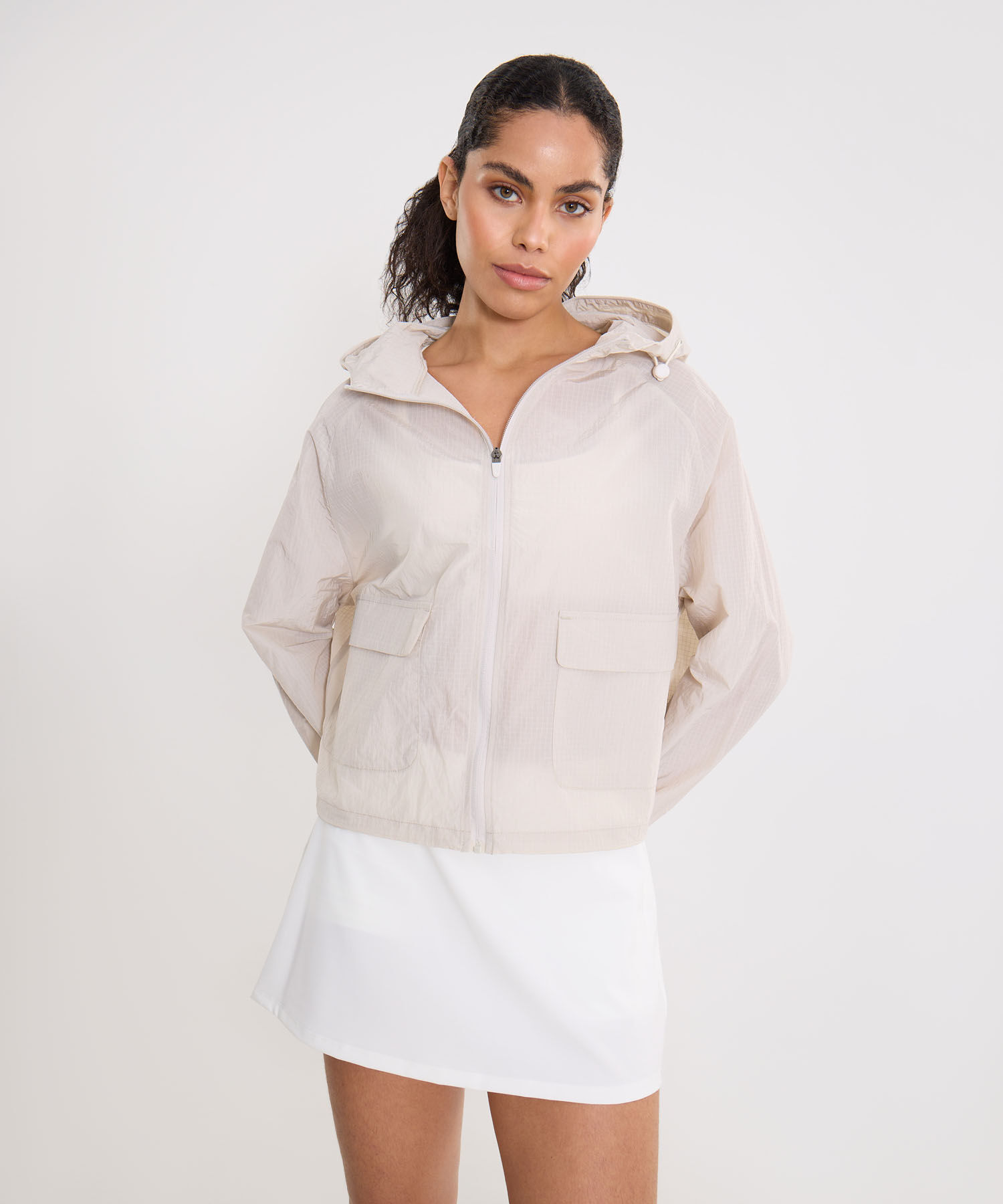 Chaqueta Rompevientos con Capota y Bolsillos, Mocca