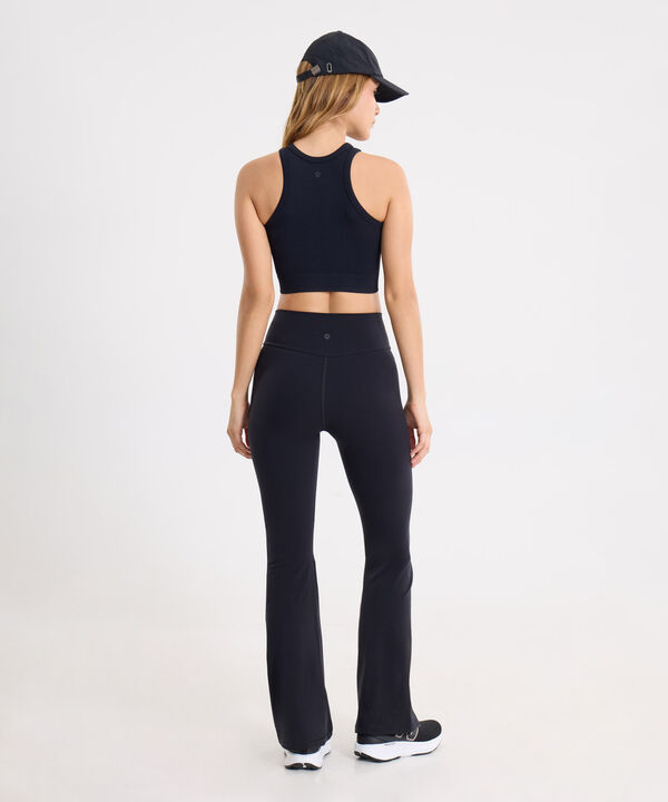 Set Entrenamiento con Leggins Flare Pretina Cruzada y Top Seamless,  image number null