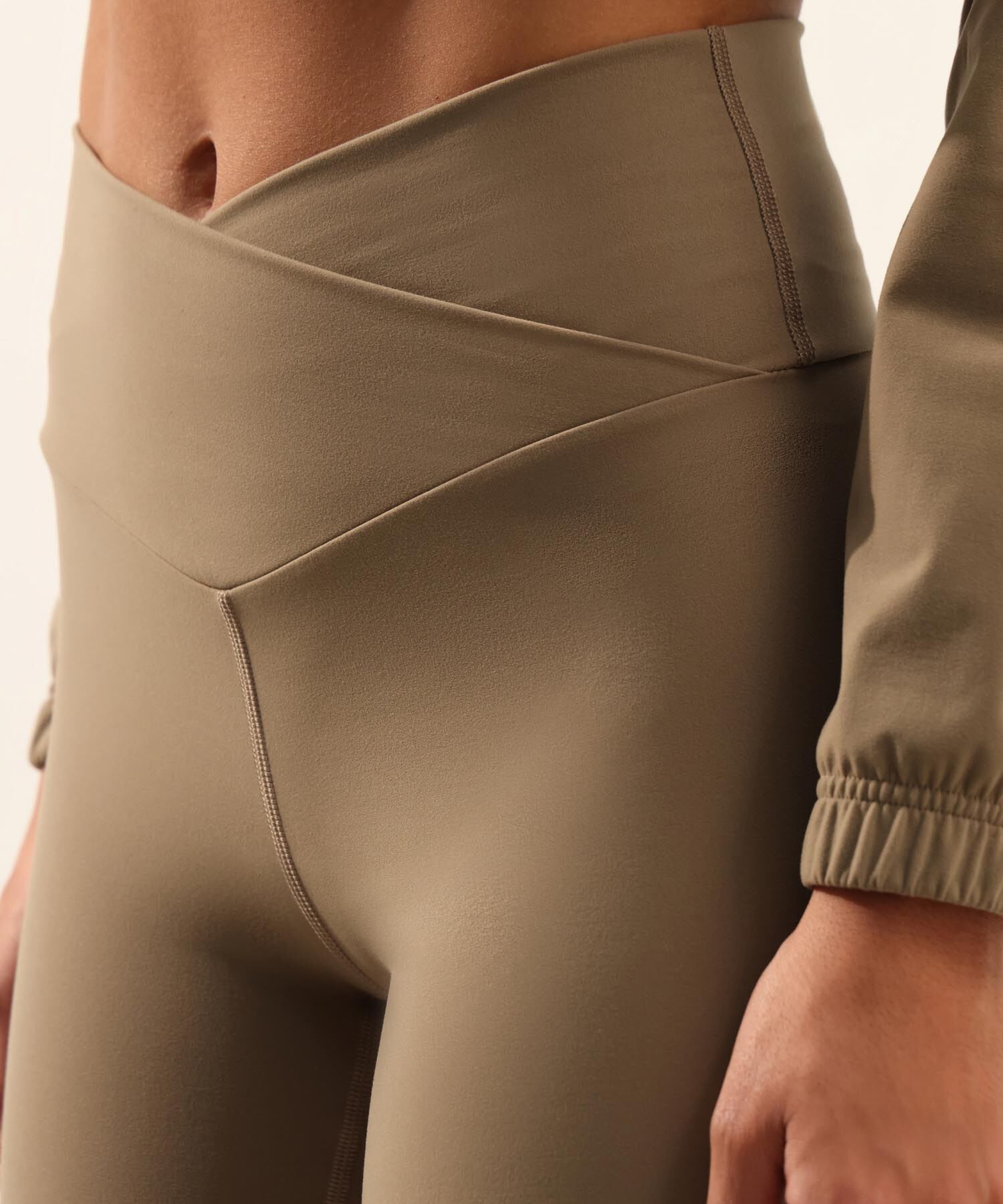 Short Pretina Cruzada Aerius Skin 15 cm, Mocca