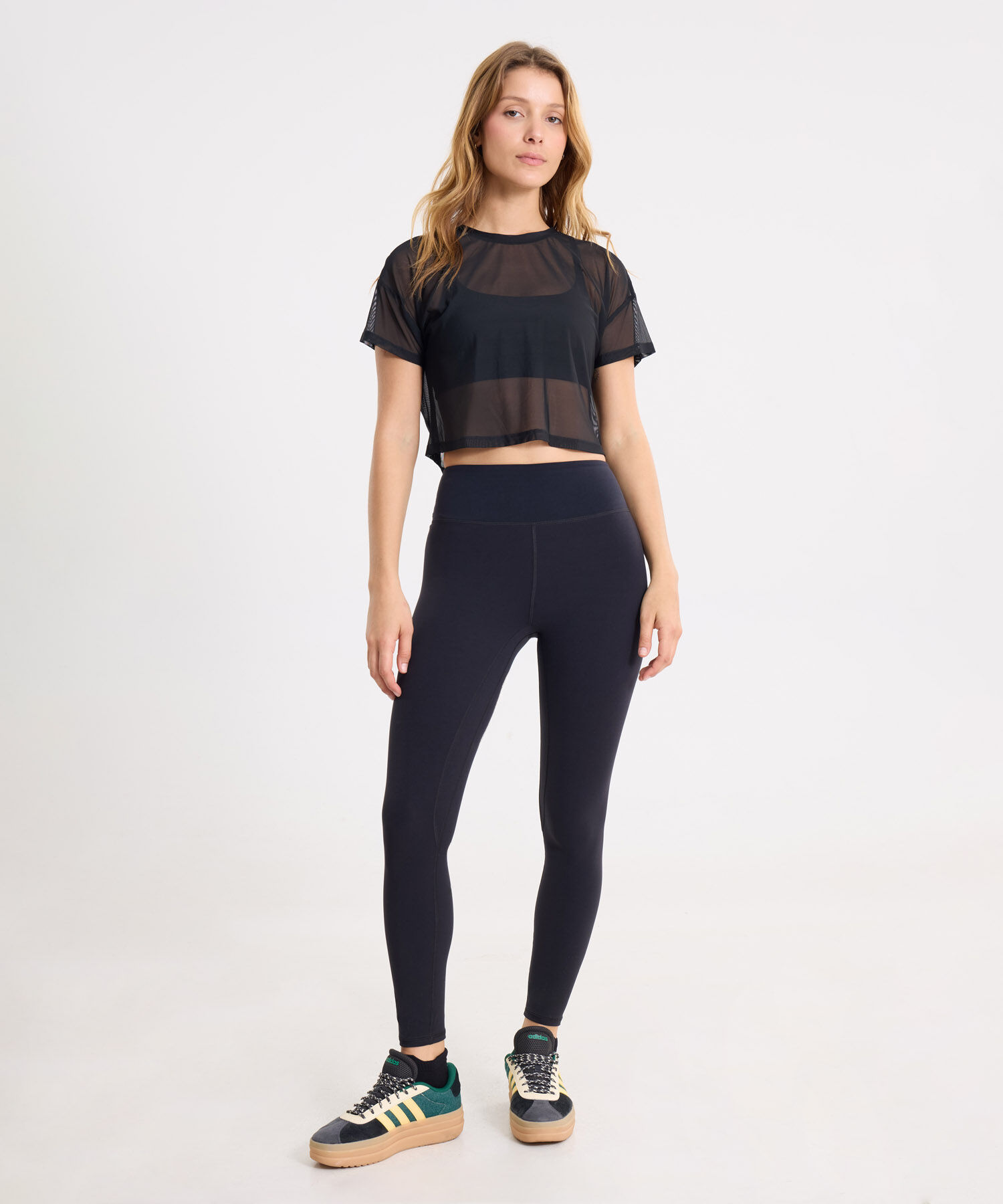 Set Training con Leggins Aerius, Top Aphrodite y Camiseta en Mesh, 