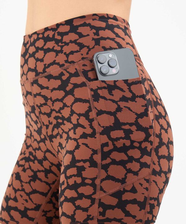 Short Para Mujer Cafe image number null