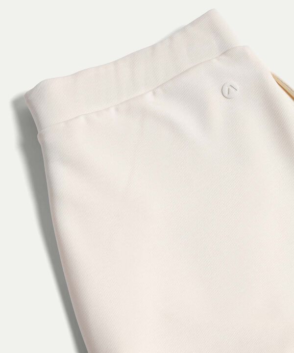 Short Para Mujer Crema image number null