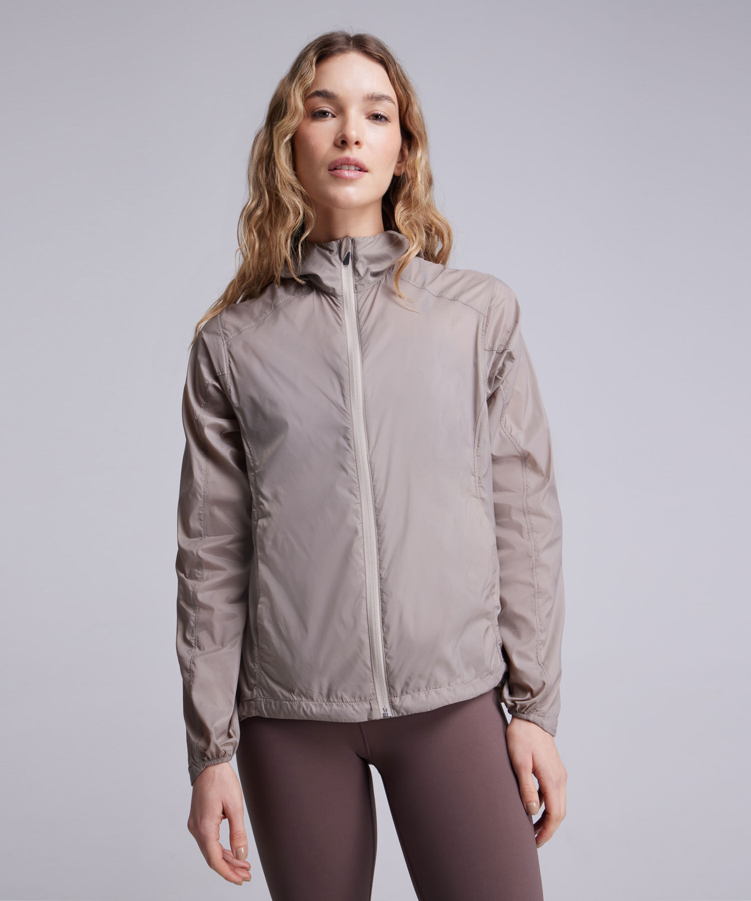 Chaqueta Rompevientos Basica para Mujer Compra ahora ATMOS