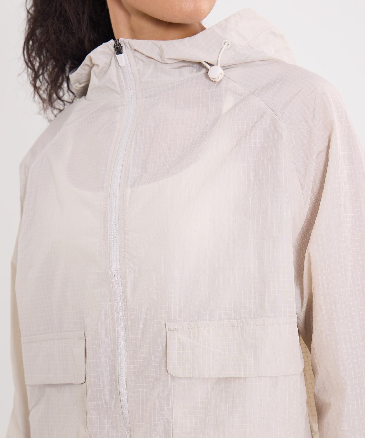 Chaqueta Rompevientos con Capota y Bolsillos, Mocca