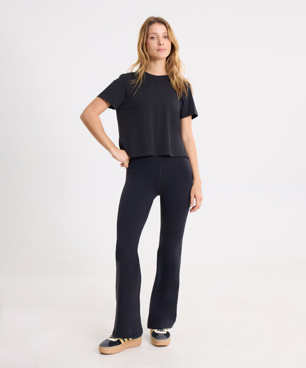 Set Activewear Leggins Flare Compresión Alta y Camiseta Boxy de Algodón,  image number null