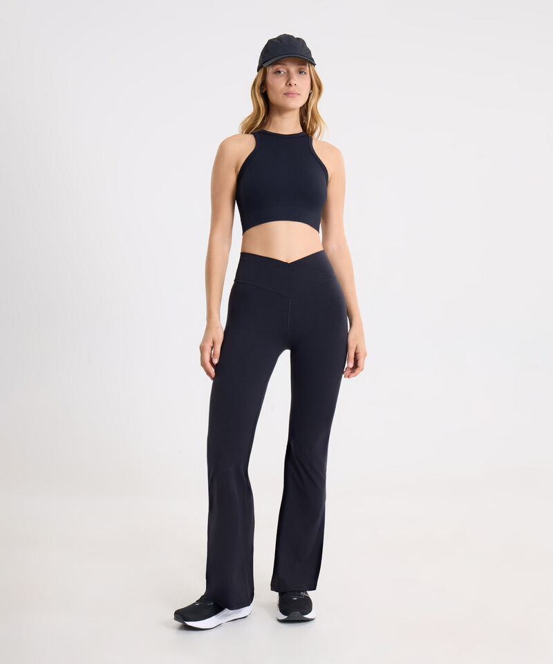 Set Entrenamiento con Leggins Flare Pretina Cruzada y Top Seamless, 