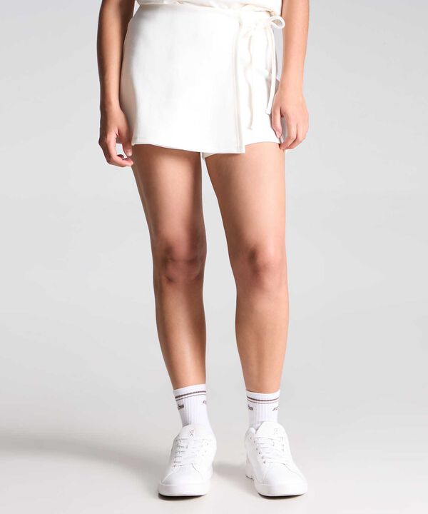 Short Para Mujer Marfil image number null