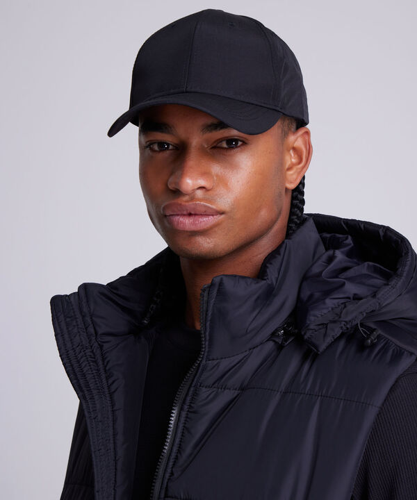 Caps Unisex Negro image number null