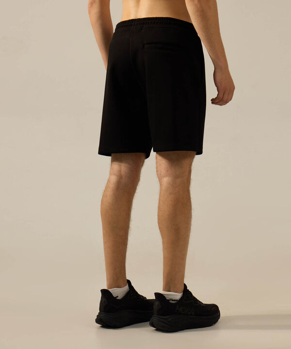 Bermuda B&aacute;sica Plush, Negro