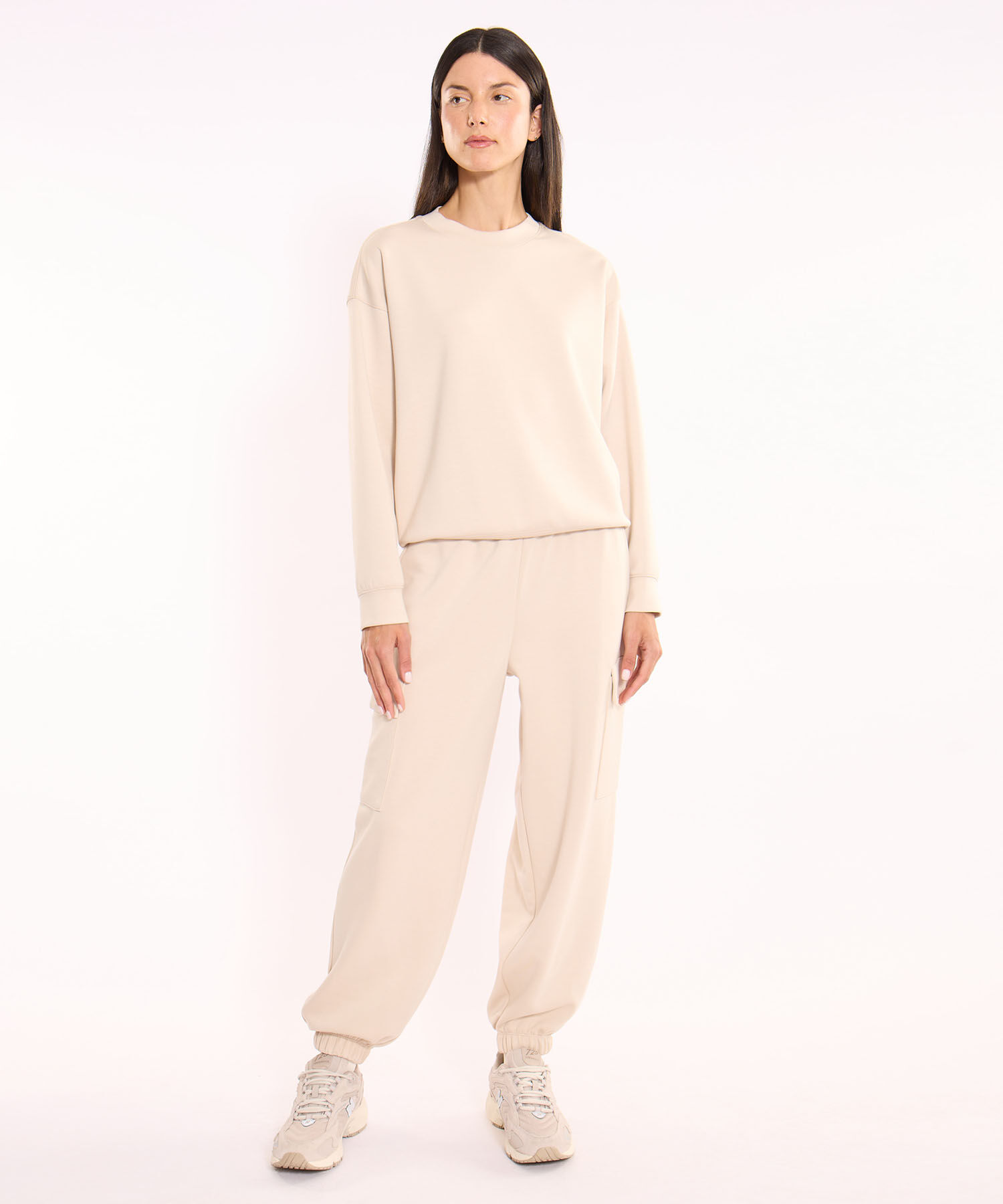 Buzo B&aacute;sico Cuello Redondo Plush, Mocca