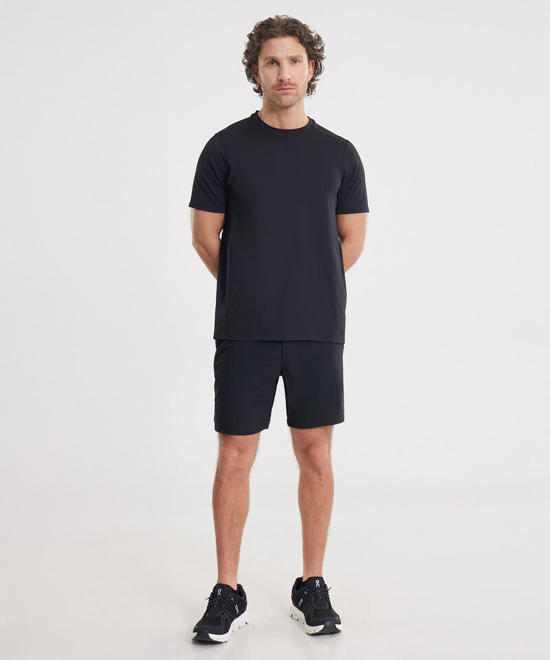 Set Training Negro con Camiseta Deportiva y Short Largo Waterproof, 