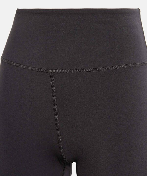 Short Para Mujer Negro image number null